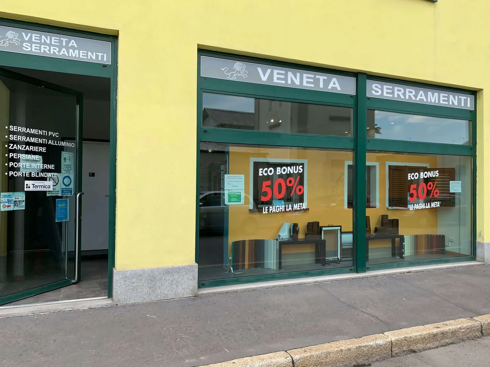 Lo showroom di Veneta Serramenti a Milano